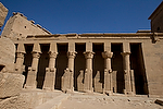 Africa;Egipto;monumental_e_historico;civilizaciones;antiguo_Egipto;monumentos_egipcios;cultura;arte;arte_antiguo;Arte_Egipcio;arquitectura;columnas;Templo_Philae;estilos_arquitectonicos;estilo_ptolemaico