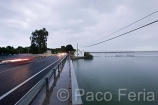 naturaleza_y_medioambiente;medioambiental;recursos_naturales;agua;masas_agua;lago;lagos;laguna;La_Albufera;horizonte;paisajes;paisaje_con_nubes;nubes;nublado;entorno_urbano;calles_y_avenidas;trafico;vehiculos;vehiculos_circulando;coches_circulando;vista_nocturna;iluminacion_nocturna;nocturnas;nocturno;iluminacion_artificial;faros;luces_trafico