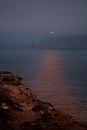 Europa;Portugal;Algarve;paisajes;puesta_Sol;atardecer;ocaso;paisaje_marino;acantilado;agua;mares_y_oceanos;mar;oceano_Atlantico;faros_en_costa;faro_marino;luz;iluminacion;noche;nocturno;entorno_urbano;vista_nocturna;de_noche;iluminacion_nocturna;nocturnas