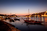 Europa;Portugal;Oporto;naturaleza_y_medioambiente;medioambiental;masas_agua;agua;rio;rios;Rio_Duero;paisajes;puesta_Sol;atardecer;ocaso;delta;navegacion;navegando;barco;barcos;muelle;puerto;luz;iluminacion;noche;nocturno;entorno_urbano;vista_nocturna;de_noche;iluminacion_nocturna;nocturnas;casco_antiguo