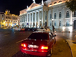 Europa;Portugal;Lisboa;entorno_urbano;calles_y_avenidas;trafico;vehiculos;vehiculos_circulando;luz;iluminacion;noche;nocturno;vista_nocturna;de_noche;iluminacion_nocturna;nocturnas;monumental_e_historico;lugares_historicos;plaza_Rossio