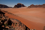 Asia;Proximo_Oriente;Jordania;paisajes;paisajes_del_desierto;desierto_Wadi_Run;dunas;arena;naturaleza_y_medioambiente;medioambiental;montanas;montana;arido;seco;roca;rocas;soledad;solitario