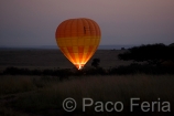 Africa;Kenia;naturaleza_y_medioambiente;medioambiental;reserva_natural;reserva_natural_Masai_Mara;Masai_Mara;paisajes;salida_del_Sol;al_alba;amanecer;transporte;medios_transporte;transporte_aereo;globo_aerostatico;ocio;visitas_turisticas;turista;turistas;grupo_turistas