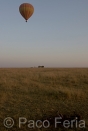 Africa;Kenia;naturaleza_y_medioambiente;medioambiental;reserva_natural;reserva_natural_Masai_Mara;Masai_Mara;paisajes;paisaje_africano;sabana;planicies;salida_del_Sol;al_alba;amanecer;transporte;medios_transporte;transporte_aereo;globo_aerostatico;ocio;visitas_turisticas;turista;turistas;grupo_turistas