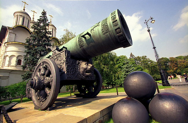 The Tsar Pushka Cannon in el Kremlim, Russia